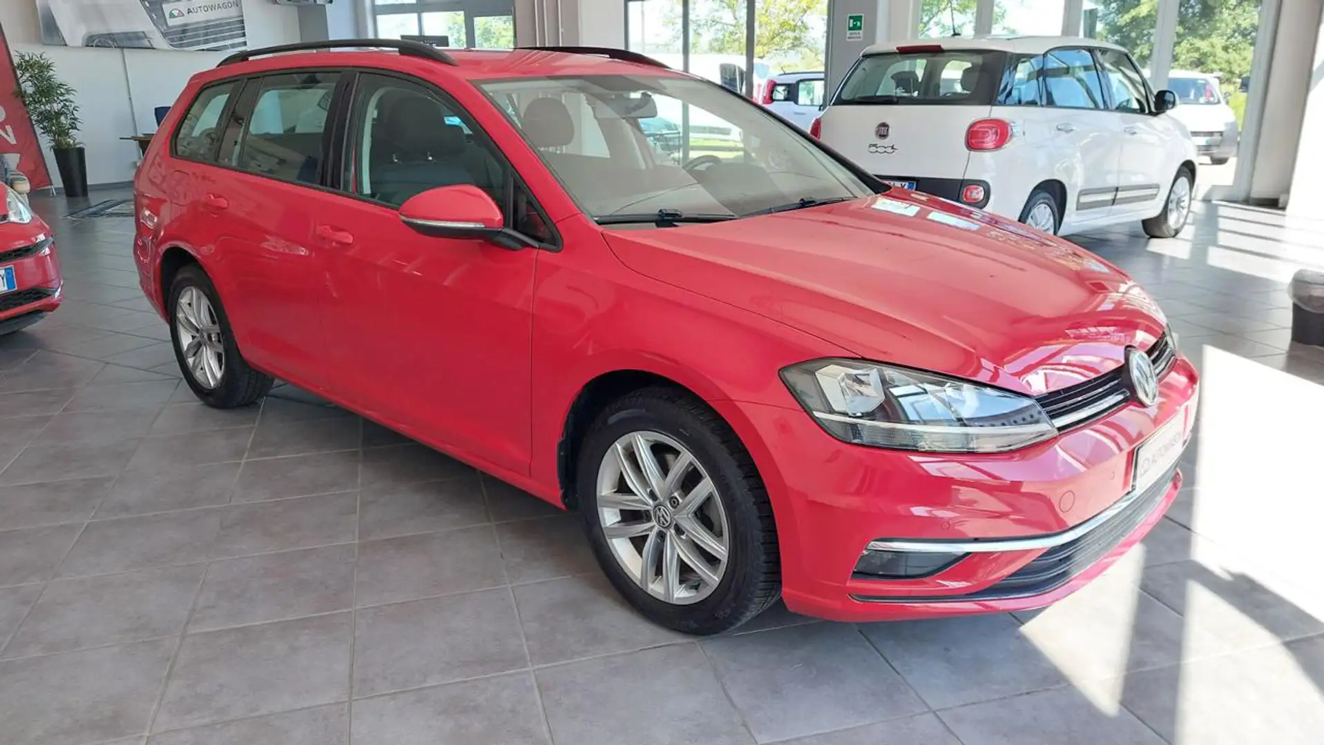 Volkswagen Golf Variant 1.6 TDI 115 CV Business BlueM. Tech.Az. Italia Rojo - 1