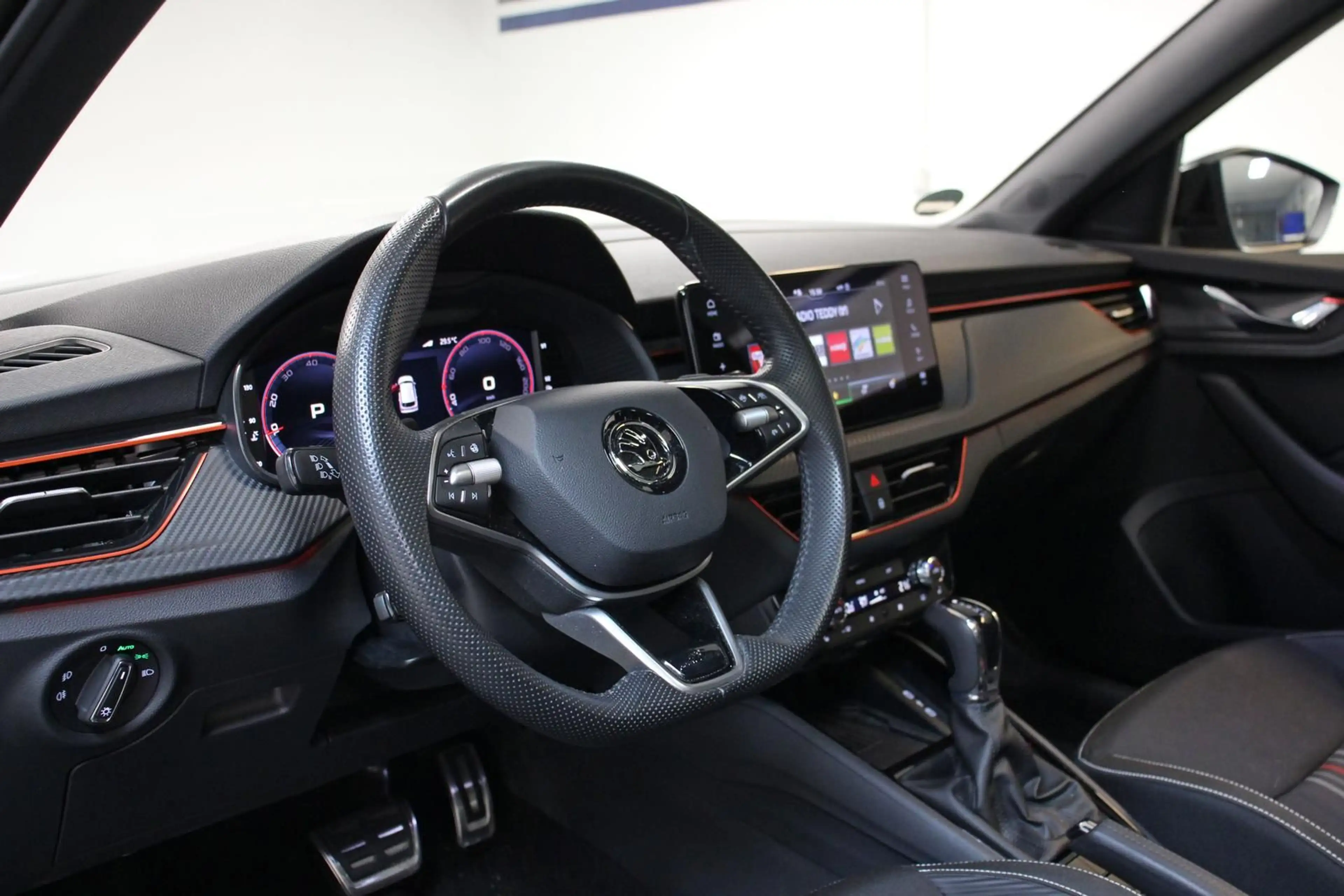 Skoda Kamiq 1.5 TSI DSG Monte Carlo PANO KAME. AHK ACC — photo 8