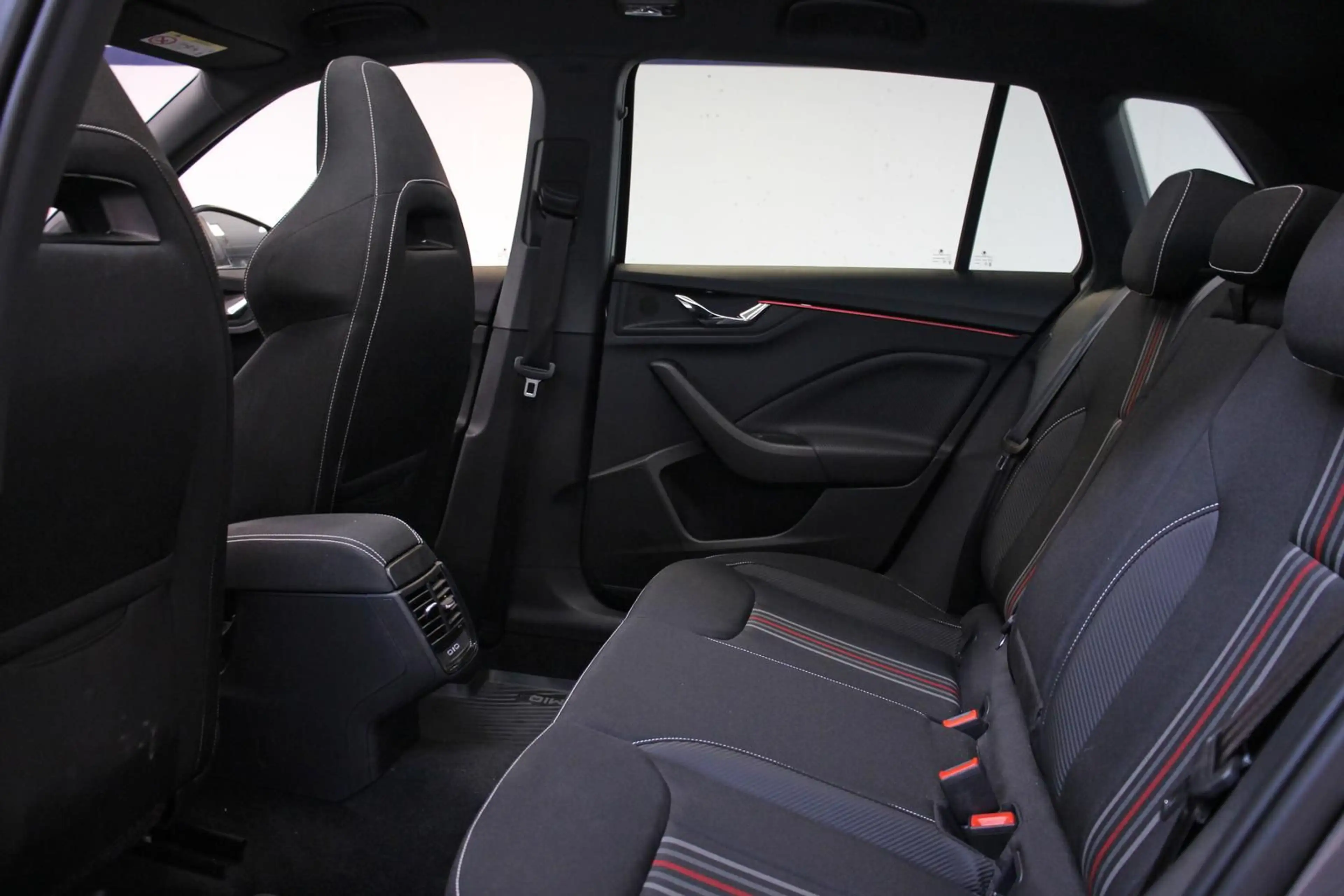 Skoda Kamiq 1.5 TSI DSG Monte Carlo PANO KAME. AHK ACC — photo 14