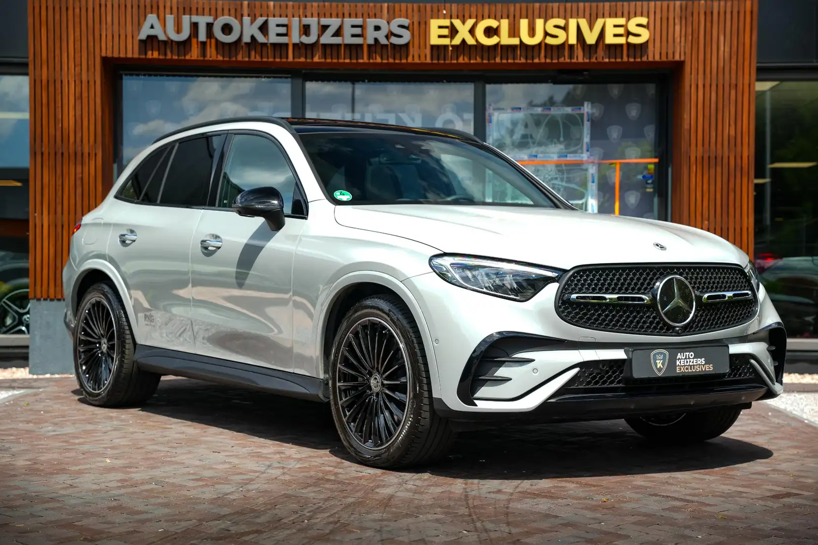 Mercedes-Benz GLC 220 220d 4MATIC AMG Line Panodak ACC Memory Trekhaak A Grijs - 1
