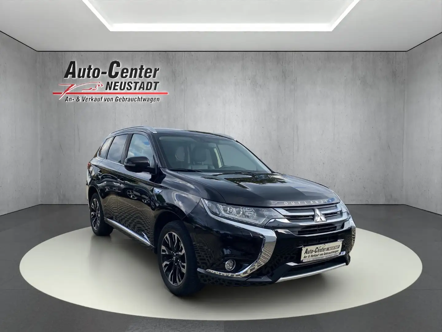 Mitsubishi Outlander PHEV Plus 4WD AHK/360°/DAB+ Schwarz - 1