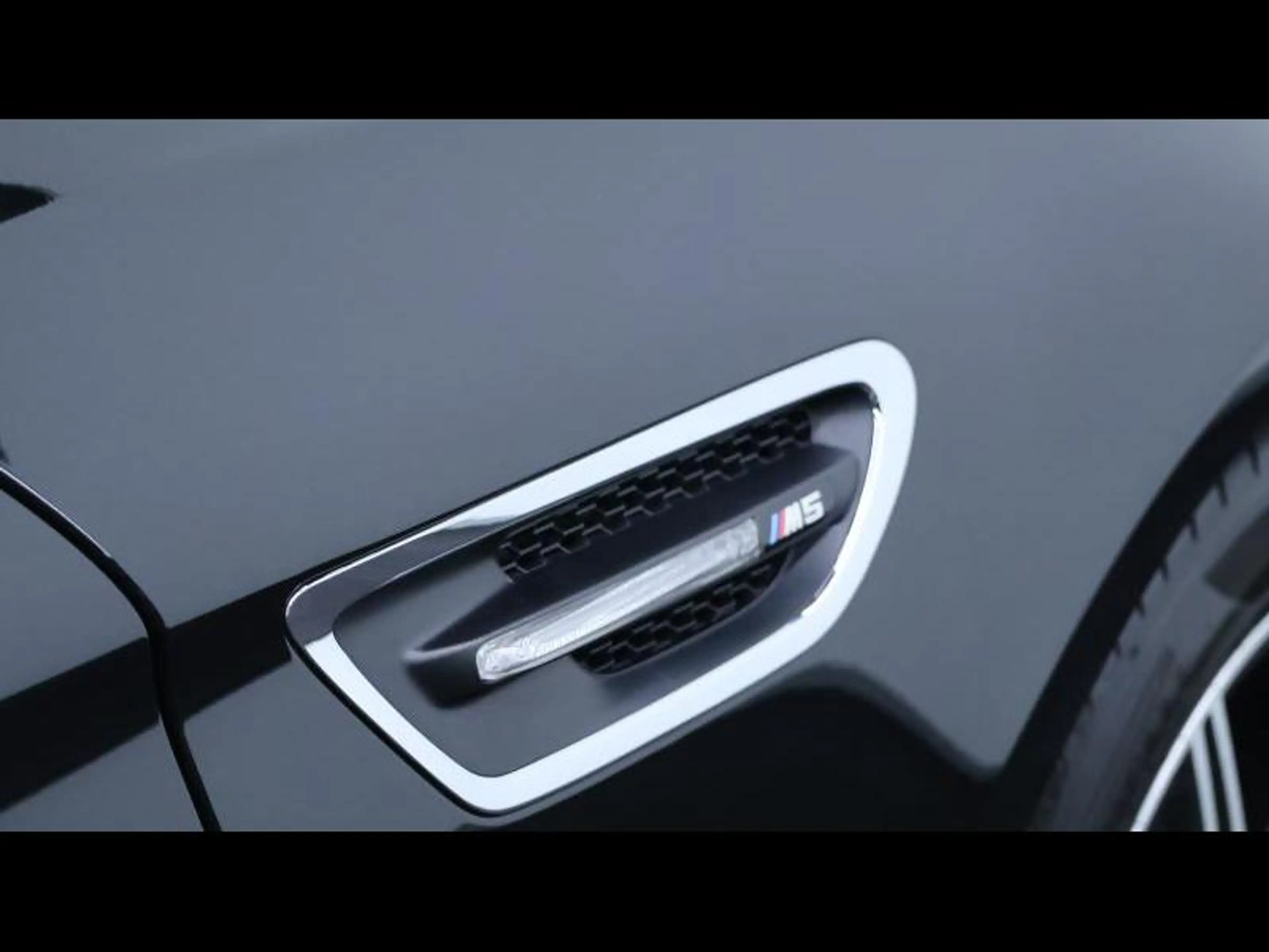 BMW M5 4.4 V8 575 DKG  Competition Pack — photo 12