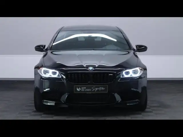 BMW M5 view 2