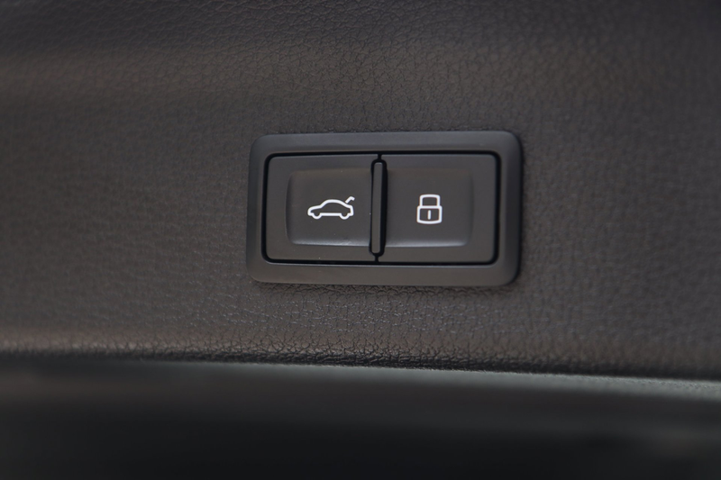 Audi Q3 45 TFSI Quattro 3x S-Line / PANO / B&O / ACC / KEY — photo 38
