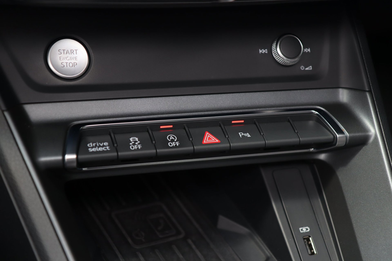 Audi Q3 45 TFSI Quattro 3x S-Line / PANO / B&O / ACC / KEY — photo 24