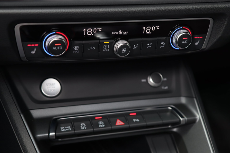 Audi Q3 45 TFSI Quattro 3x S-Line / PANO / B&O / ACC / KEY — photo 23