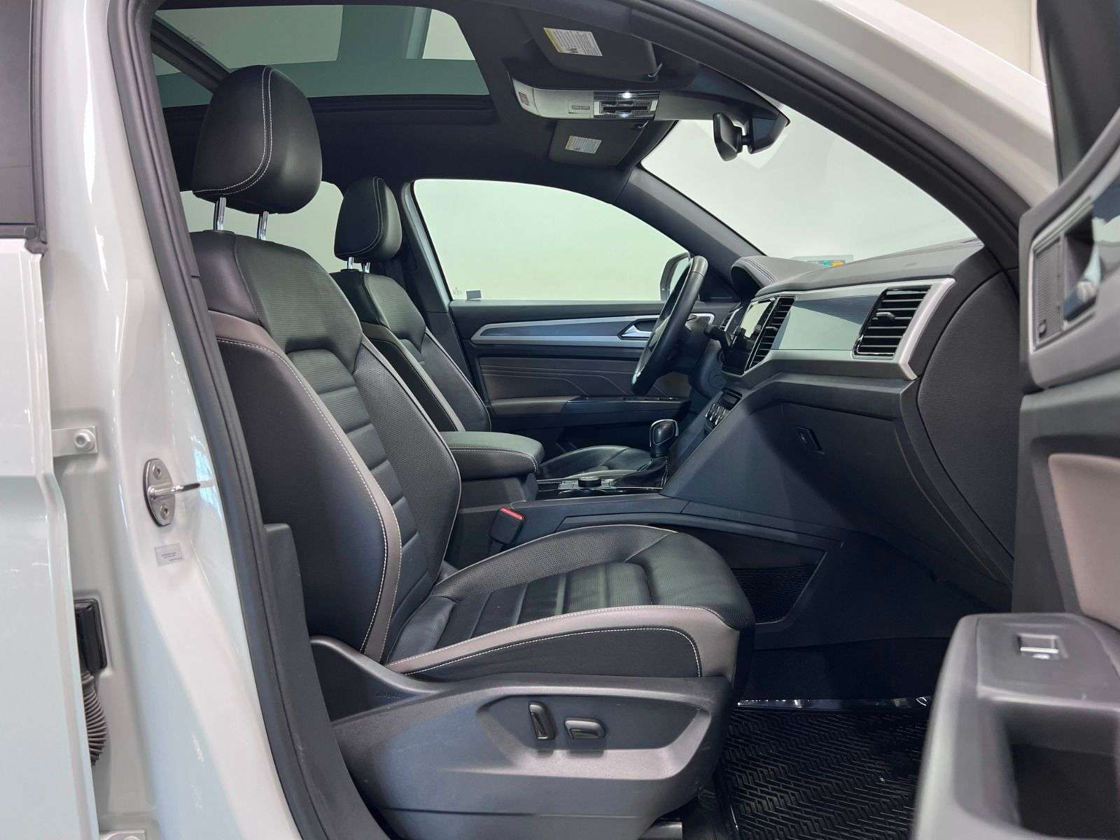 2022 Volkswagen Atlas | One Owner, No Accidents, Full Volkswagen Service — снимка 1