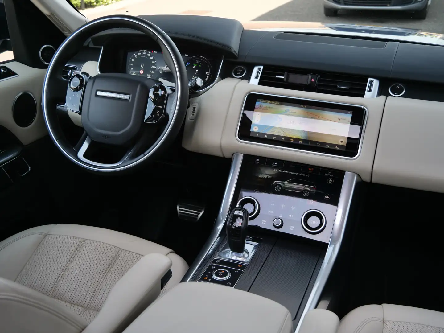 Land Rover Range Rover Sport 2.0 P400e HSE Dynamic Schuifdak / Carplay / Meridi Grijs - 2