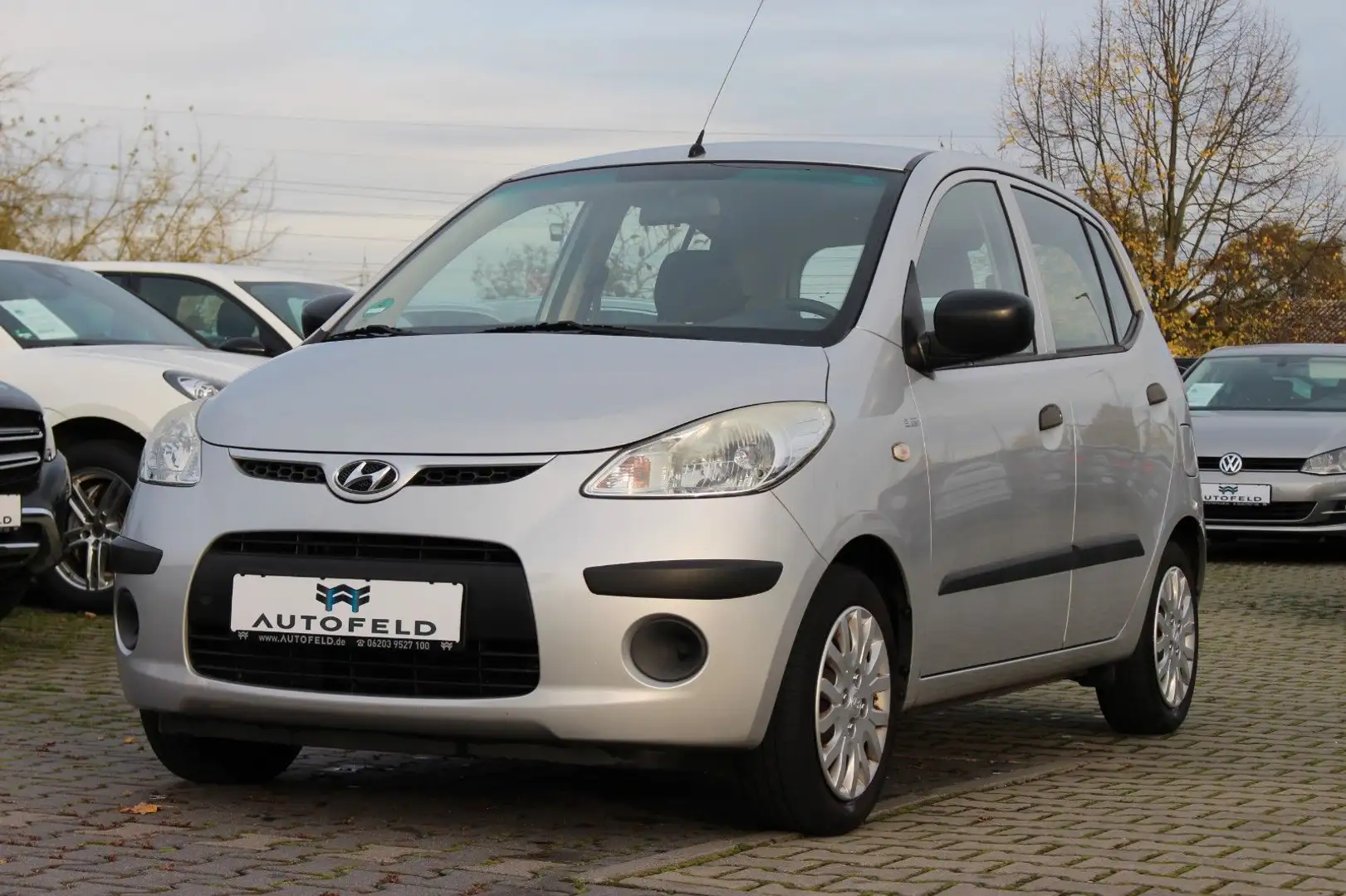 Hyundai i10 1.1/SHEFT/8FACH/KLIMA/AUX/TEILLEDER/ Grau - 1