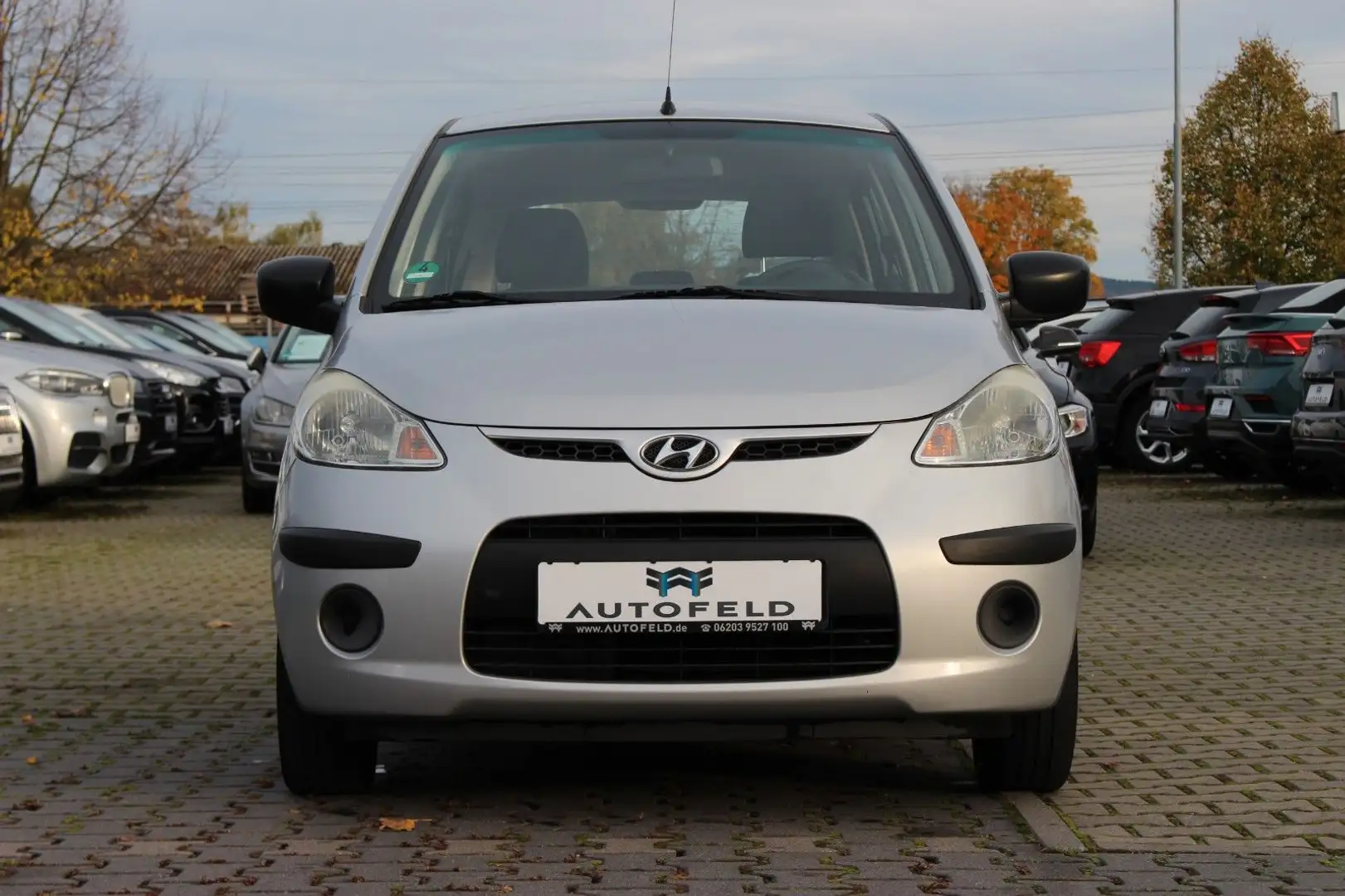 Hyundai i10 1.1/SHEFT/8FACH/KLIMA/AUX/TEILLEDER/ Grau - 2