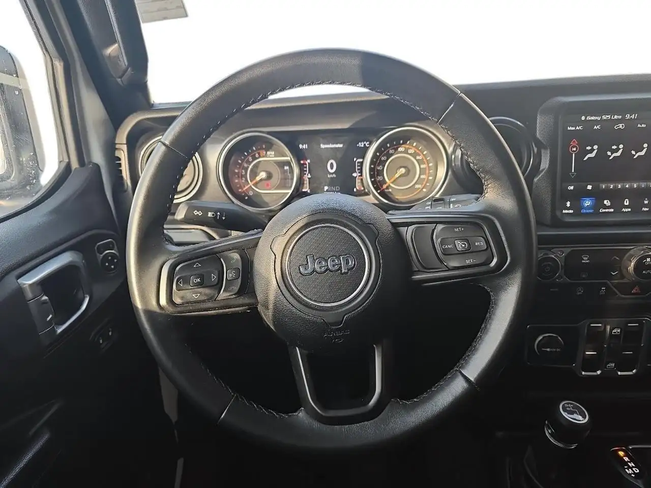 Jeep Wrangler снимка Jeep Wrangler