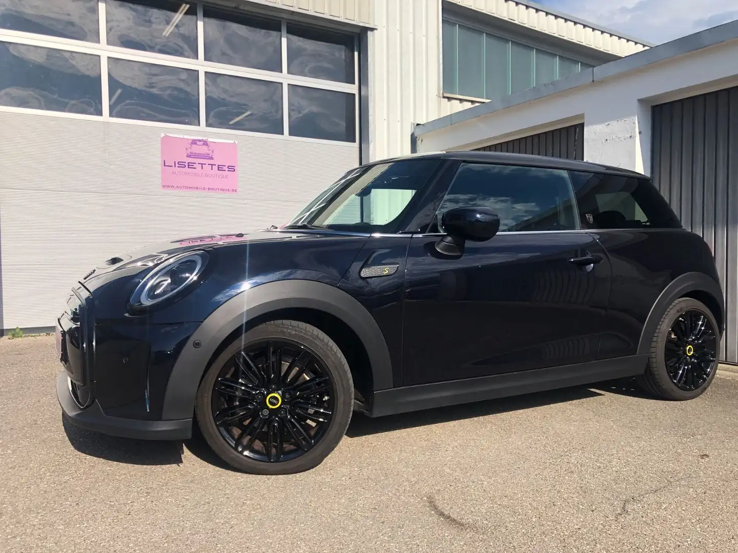 MINI Cooper SE Yours Trim *Panorama*Head-Up*Leder*Cam Schwarz - 1