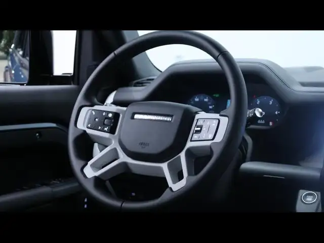 Land Rover Defender 110 view 14