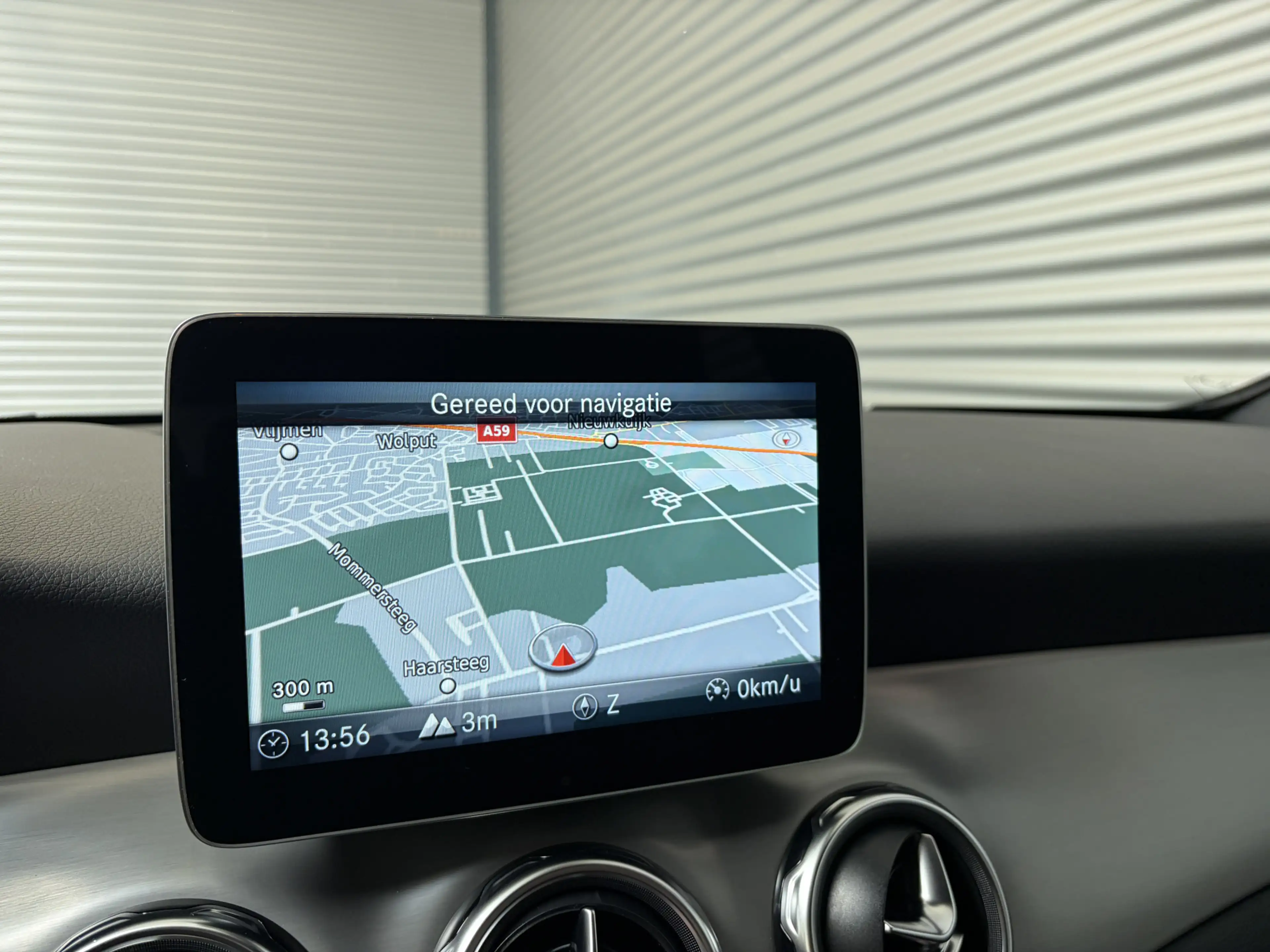 Mercedes-Benz GLA 180 BUSINESS SOLUTIONS AMG/PDC/CAM/CARPLAY/ENZ — photo 14