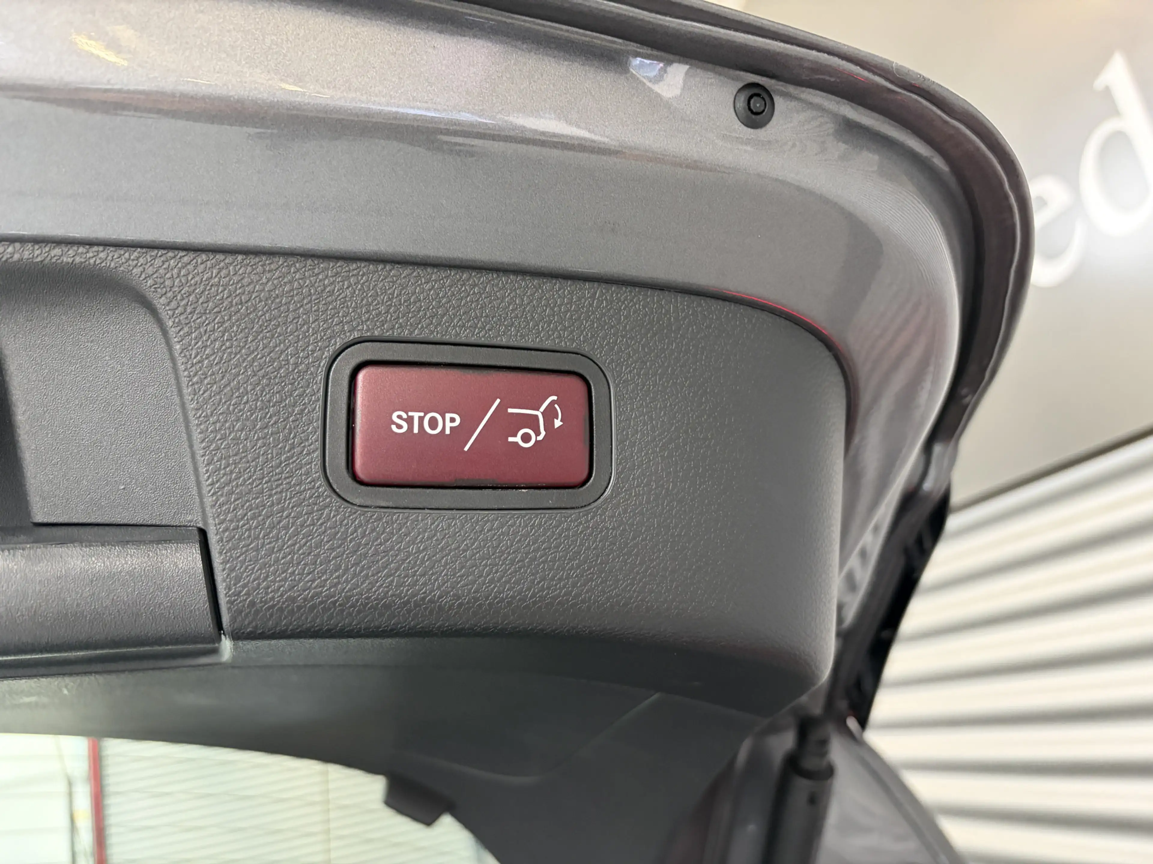 Mercedes-Benz GLA 180 BUSINESS SOLUTIONS AMG/PDC/CAM/CARPLAY/ENZ — photo 24