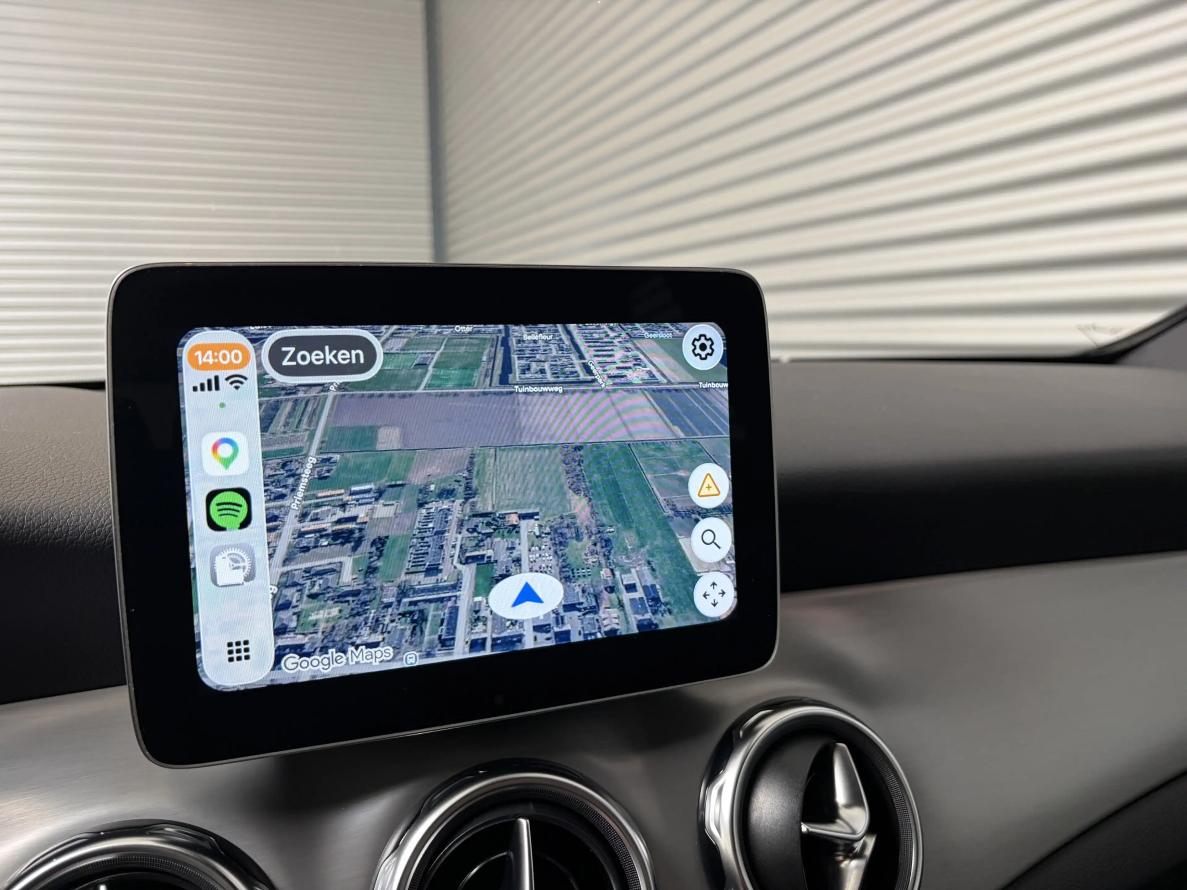 Mercedes-Benz GLA 180 BUSINESS SOLUTIONS AMG/PDC/CAM/CARPLAY/ENZ — photo 13