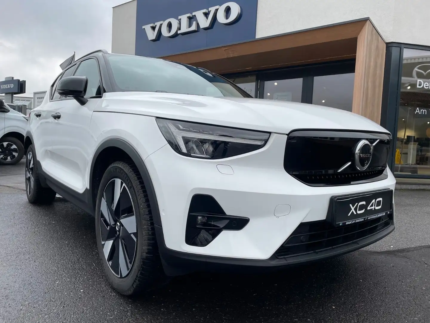 Volvo XC40 ULTIMATE BEV Extended Range 82 kWh *inkl.WR Schwarz - 2