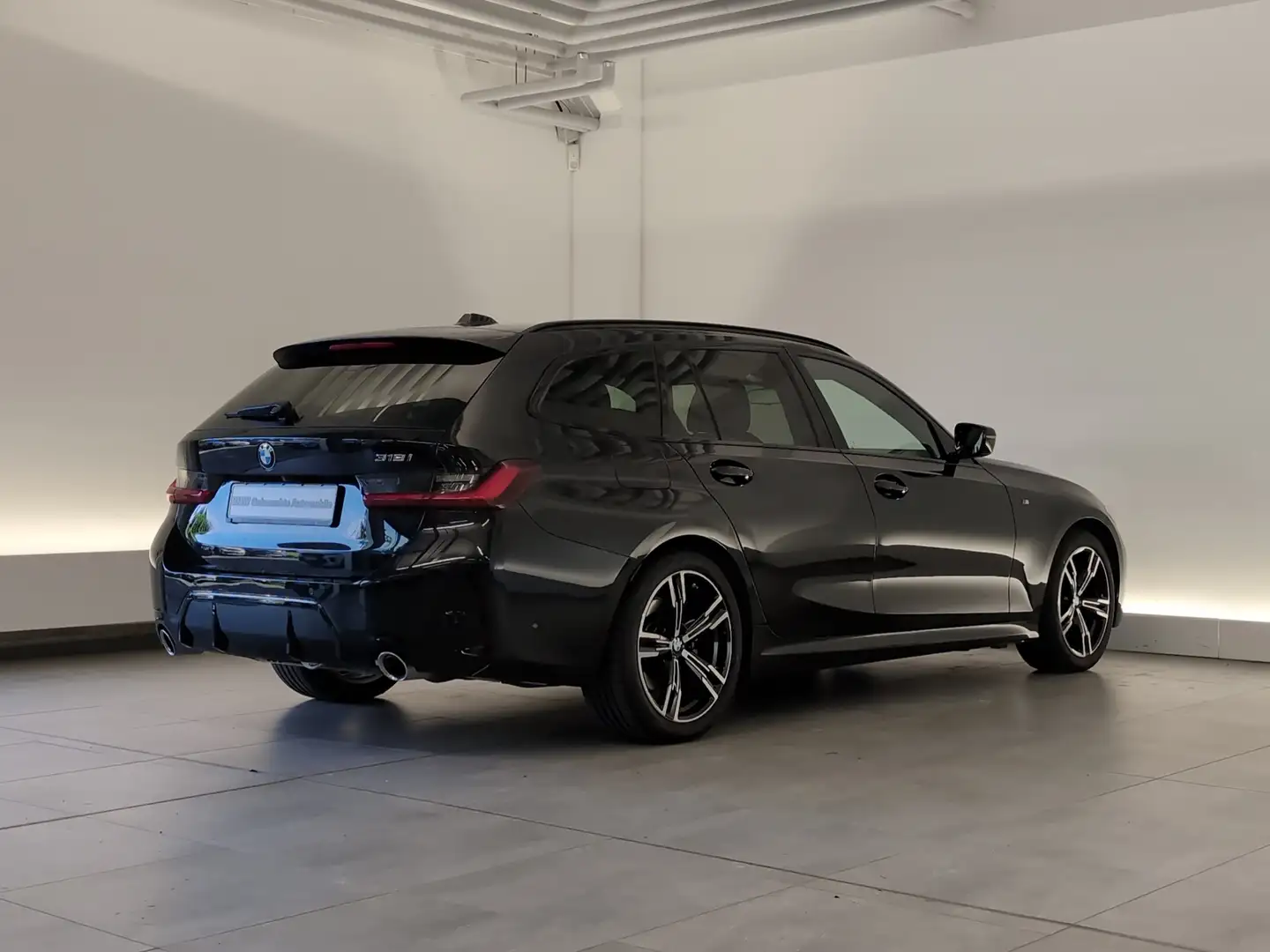 BMW 318 i Touring M Sportpaket Ambiente/AHK/Panorama Ambie Schwarz - 2