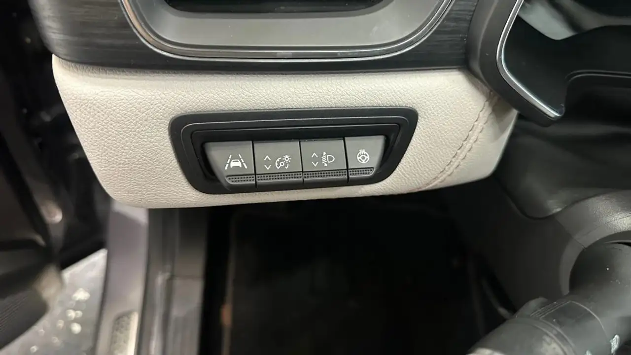 Renault Captur — photo 18