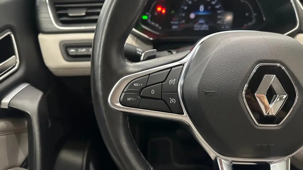 Renault Captur — photo 16