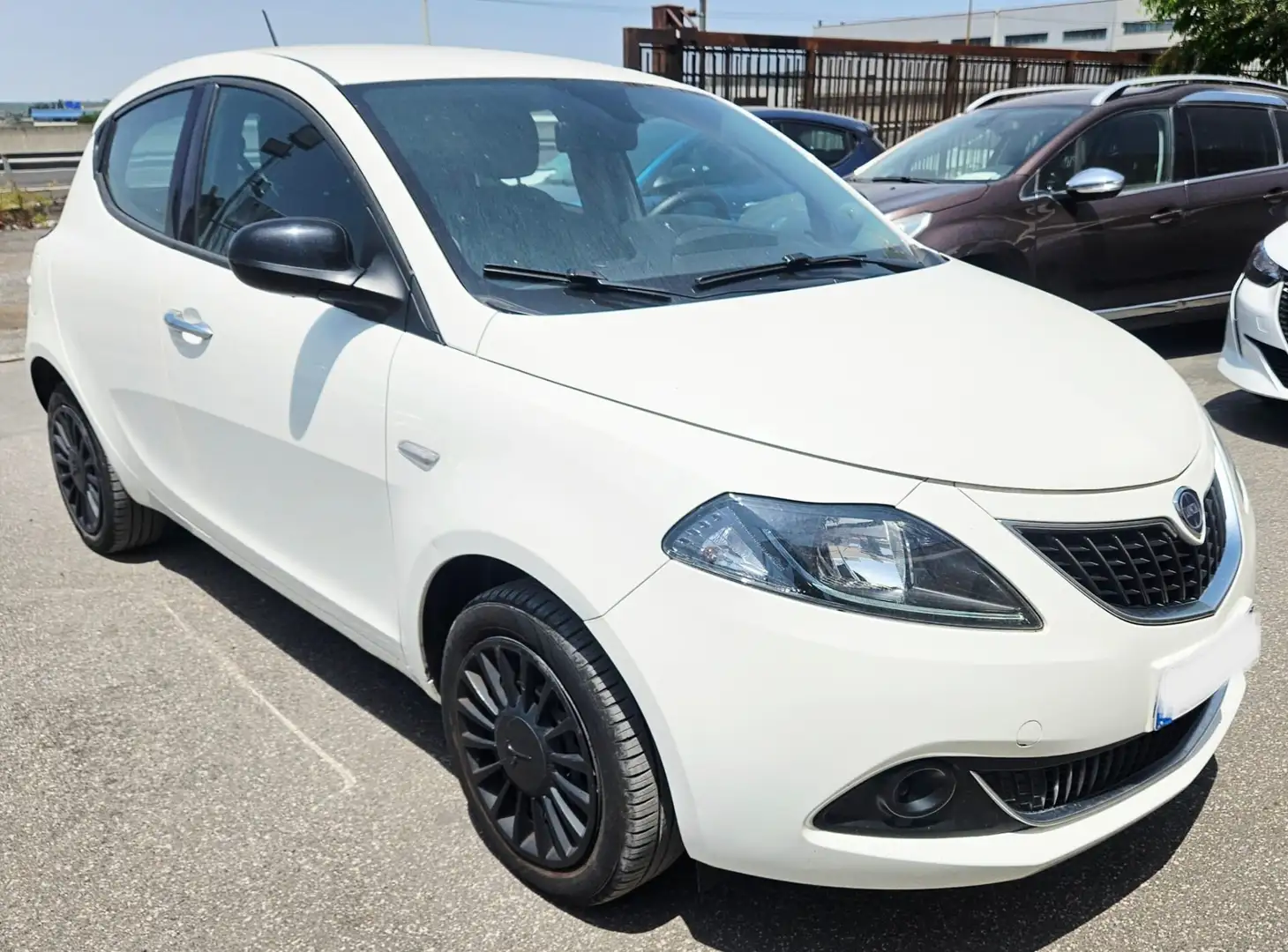Lancia Ypsilon 1.0 FireFly 5 porte S&S Hybrid Ecochic A. Ferretti Bianco - 2