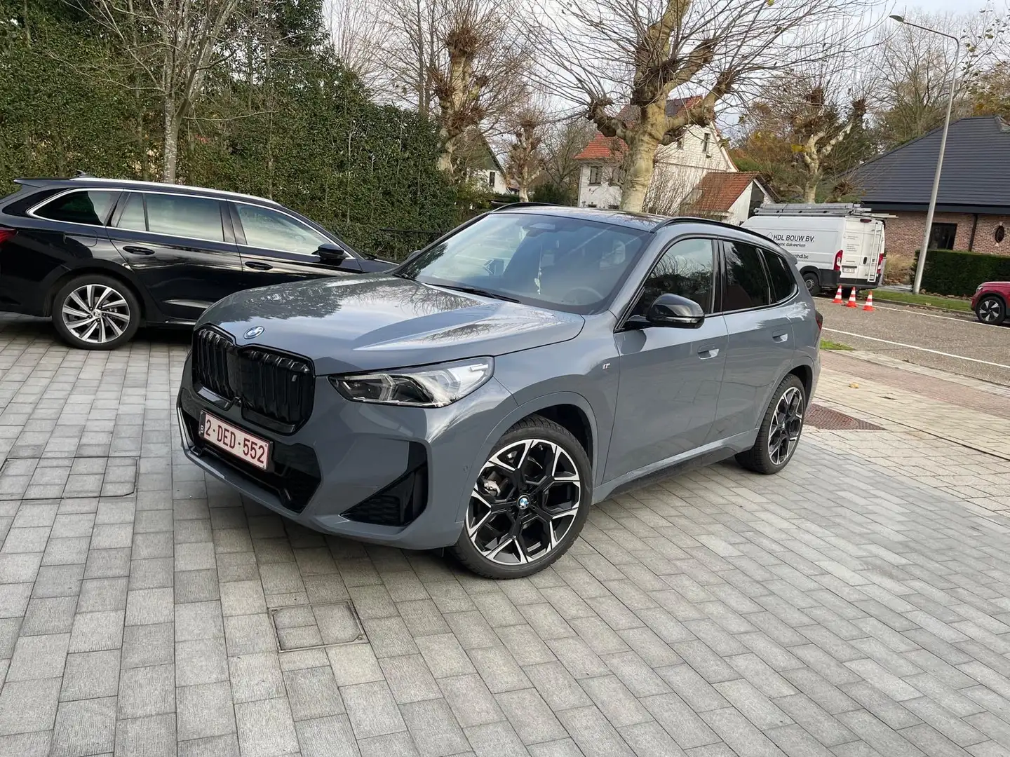 BMW iX1 xDrive30 Grijs - 1