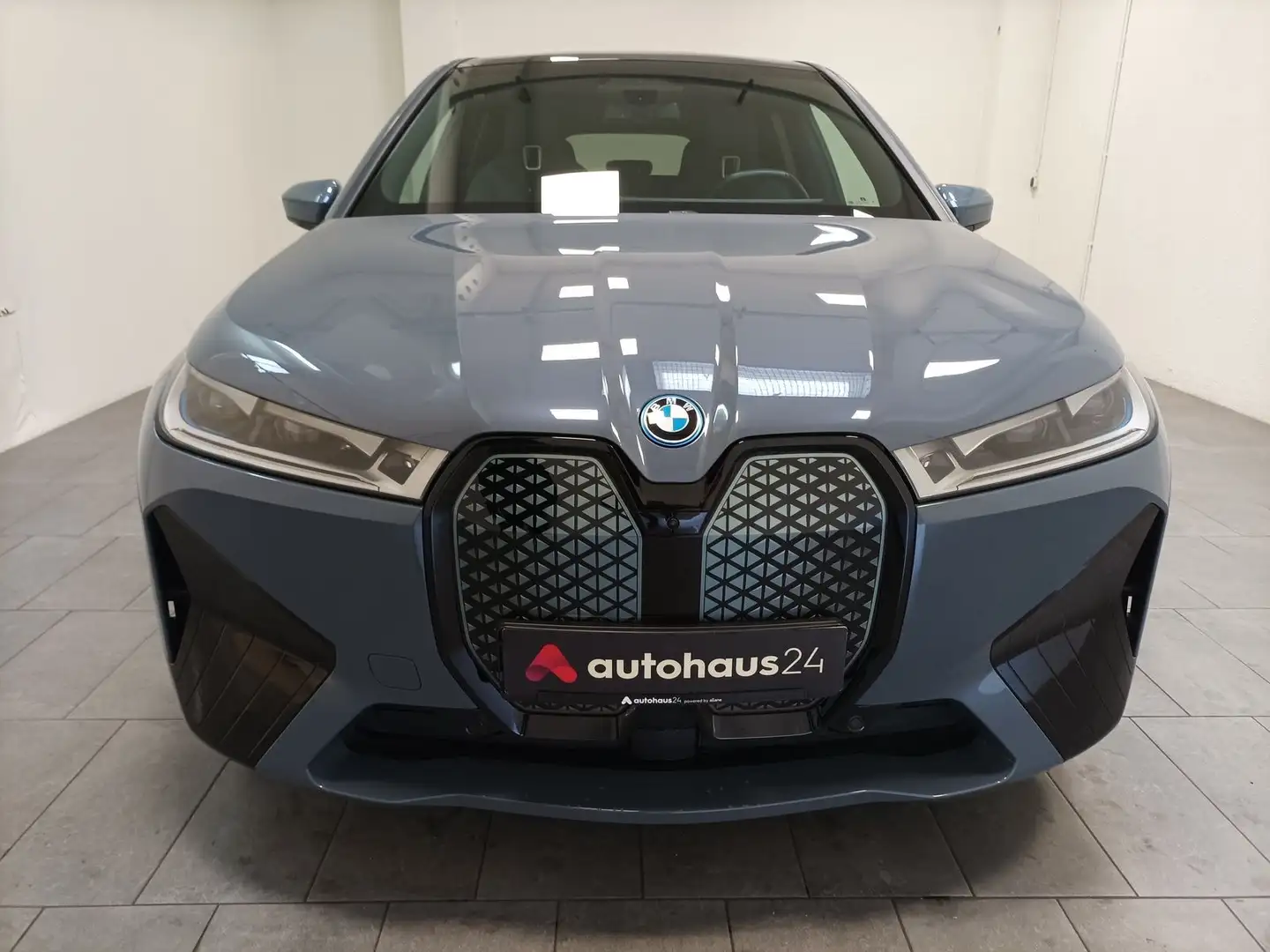 BMW iX xDrive40 Sport Navi|Pano|H&K|Soft Close Gris - 2