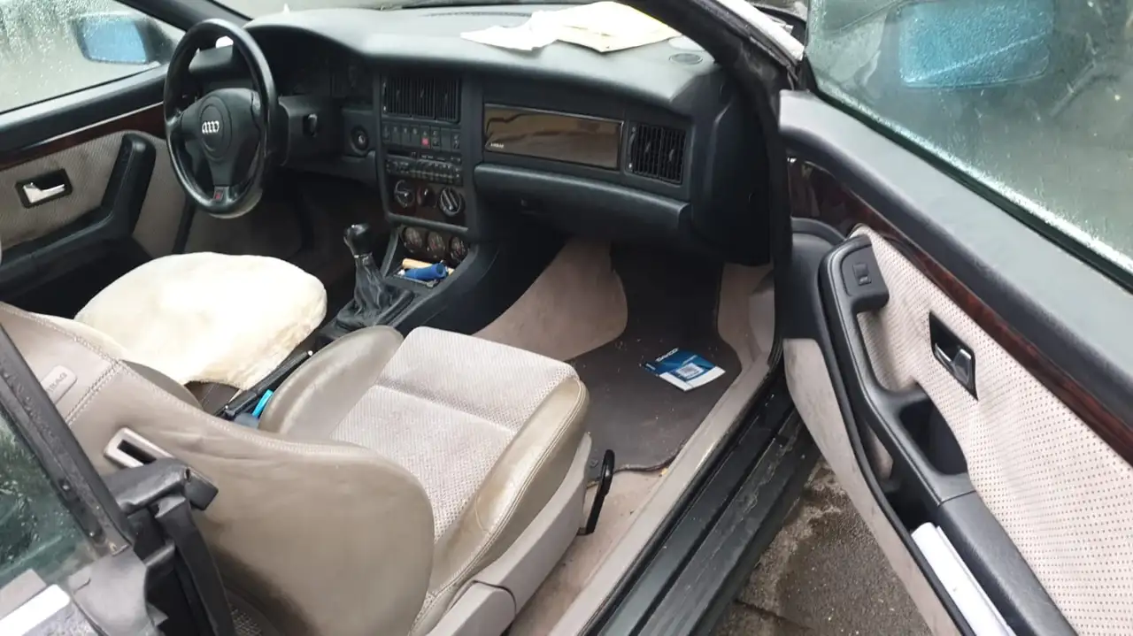 Audi Cabriolet 2.6 (E), foto 2