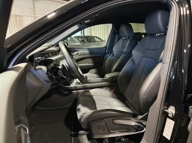 Audi E-Tron view 3