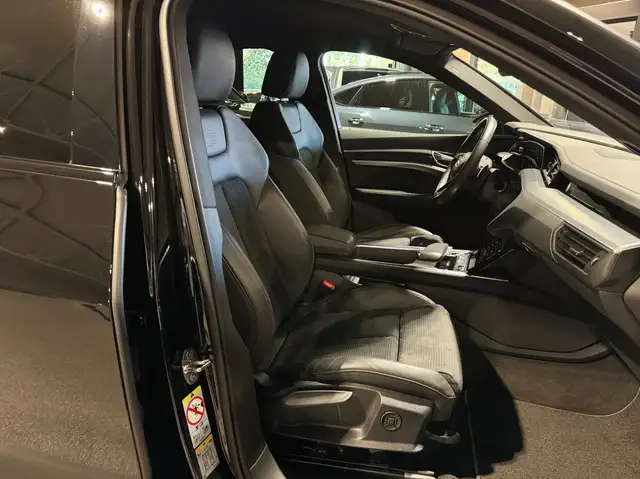 Audi E-Tron view 5