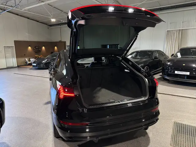 Audi E-Tron view 6