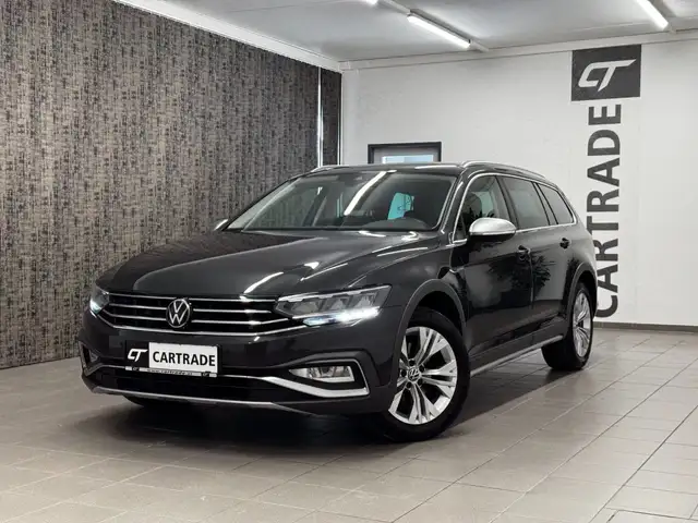 Volkswagen Passat view 4