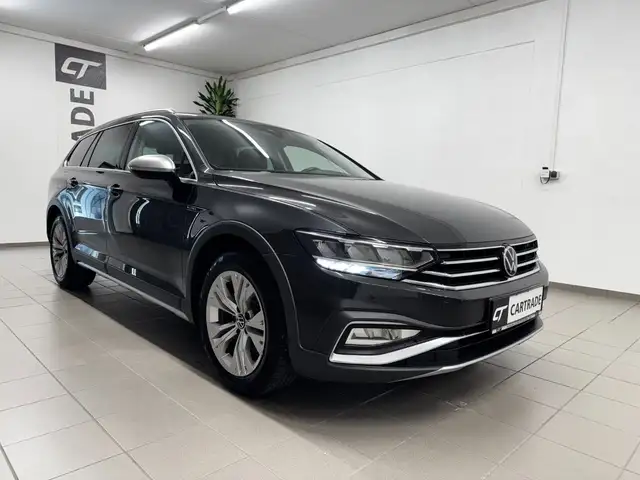 Volkswagen Passat view 5