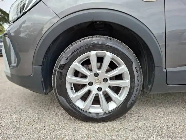 Opel Crossland X view 4