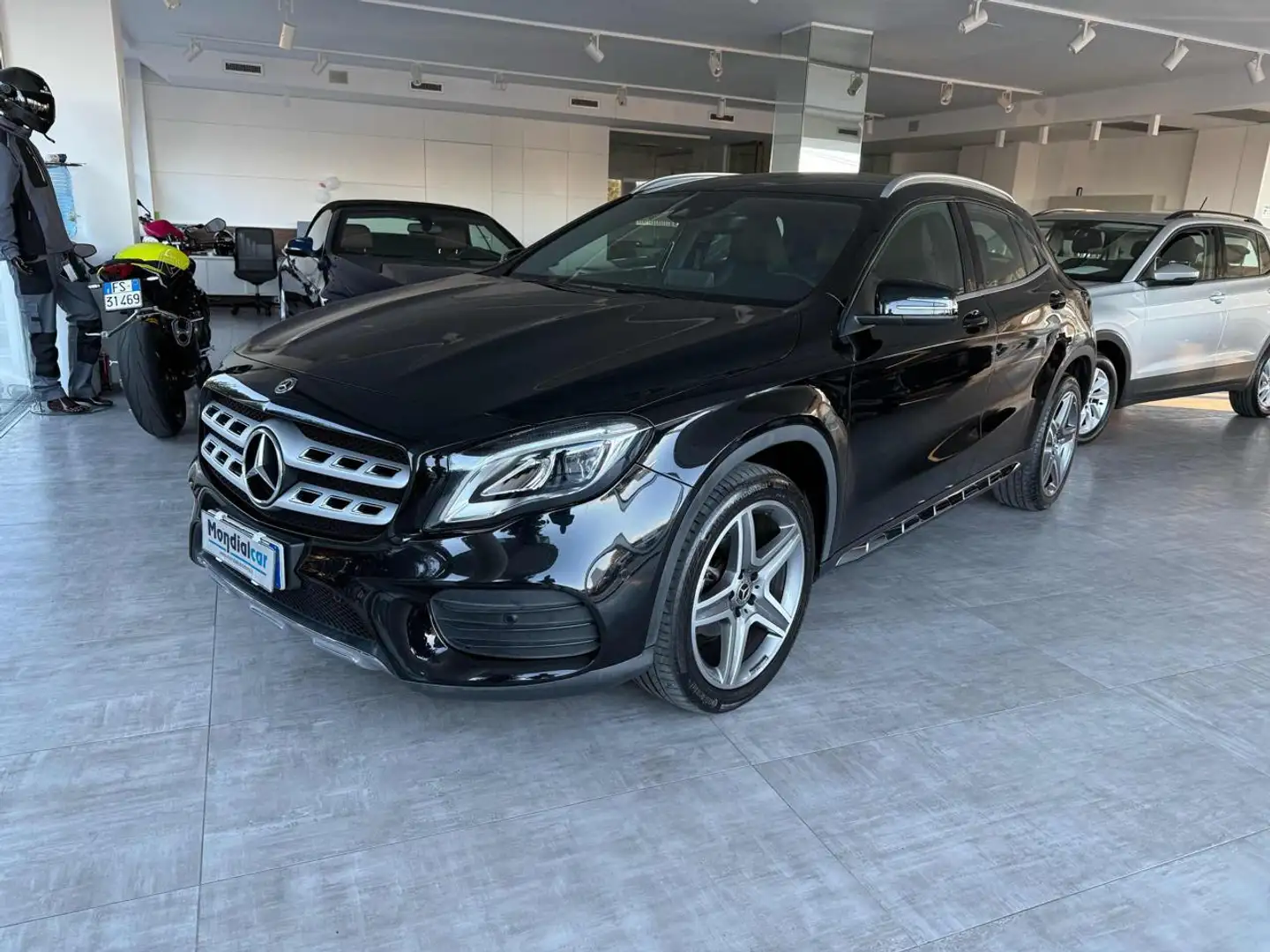 Mercedes-Benz GLA 200 d Automatic 4Matic Premium Amg Nero - 1