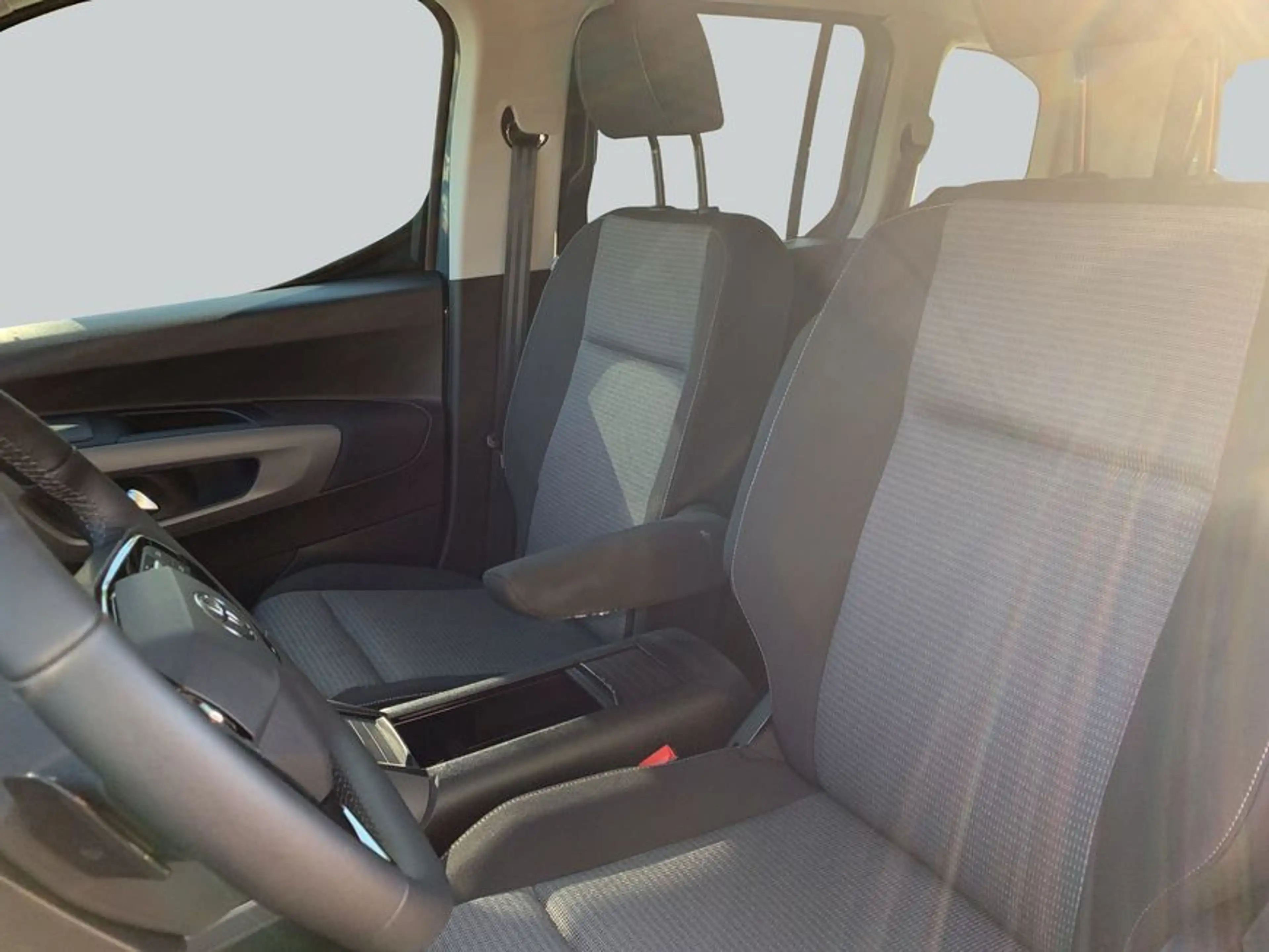 Toyota Proace City Proace City Verso 1.5 D-4D L1 Aut Teamplayer 96 kW — photo 10