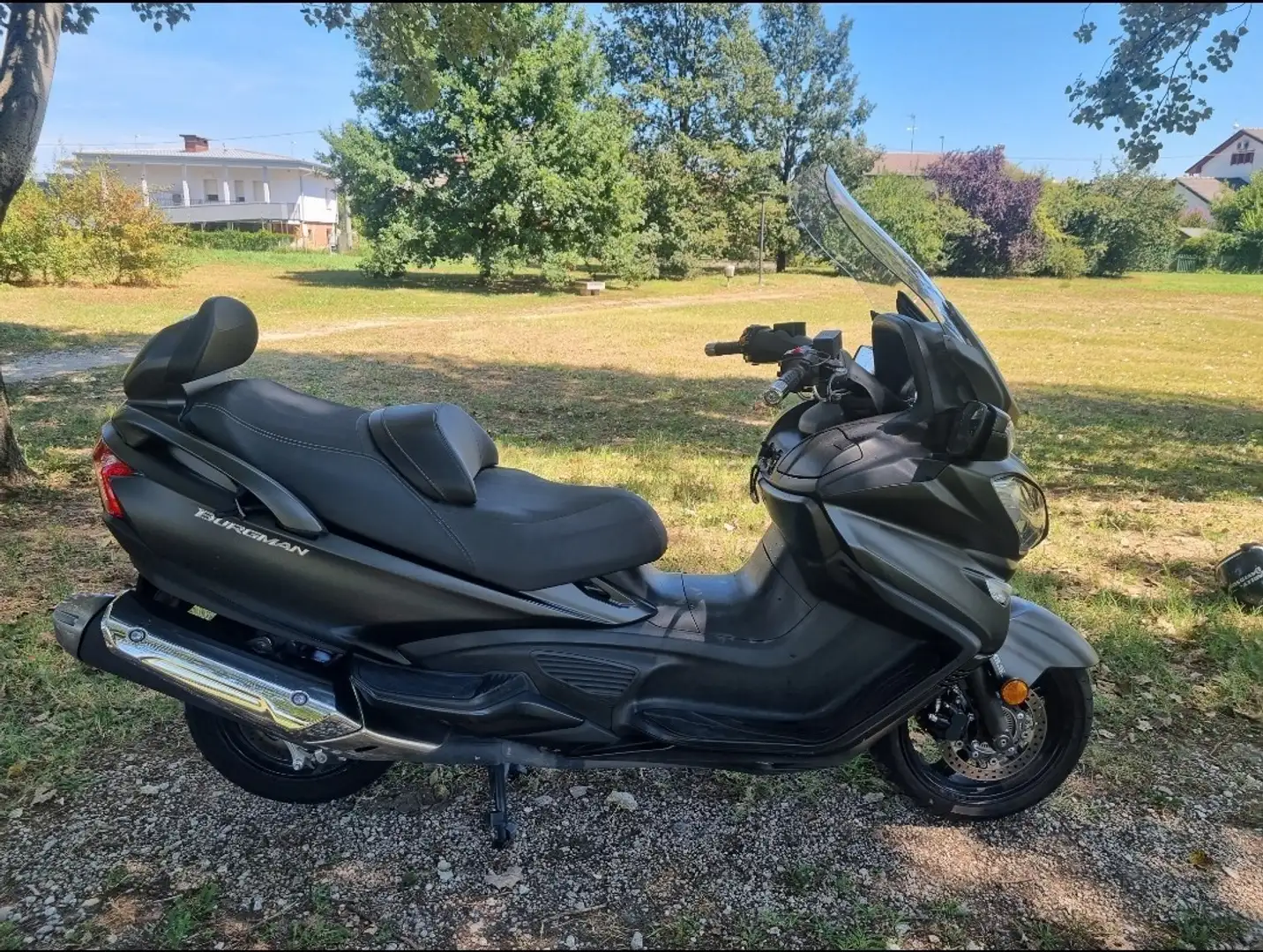 Suzuki Burgman 650 Nero - 2