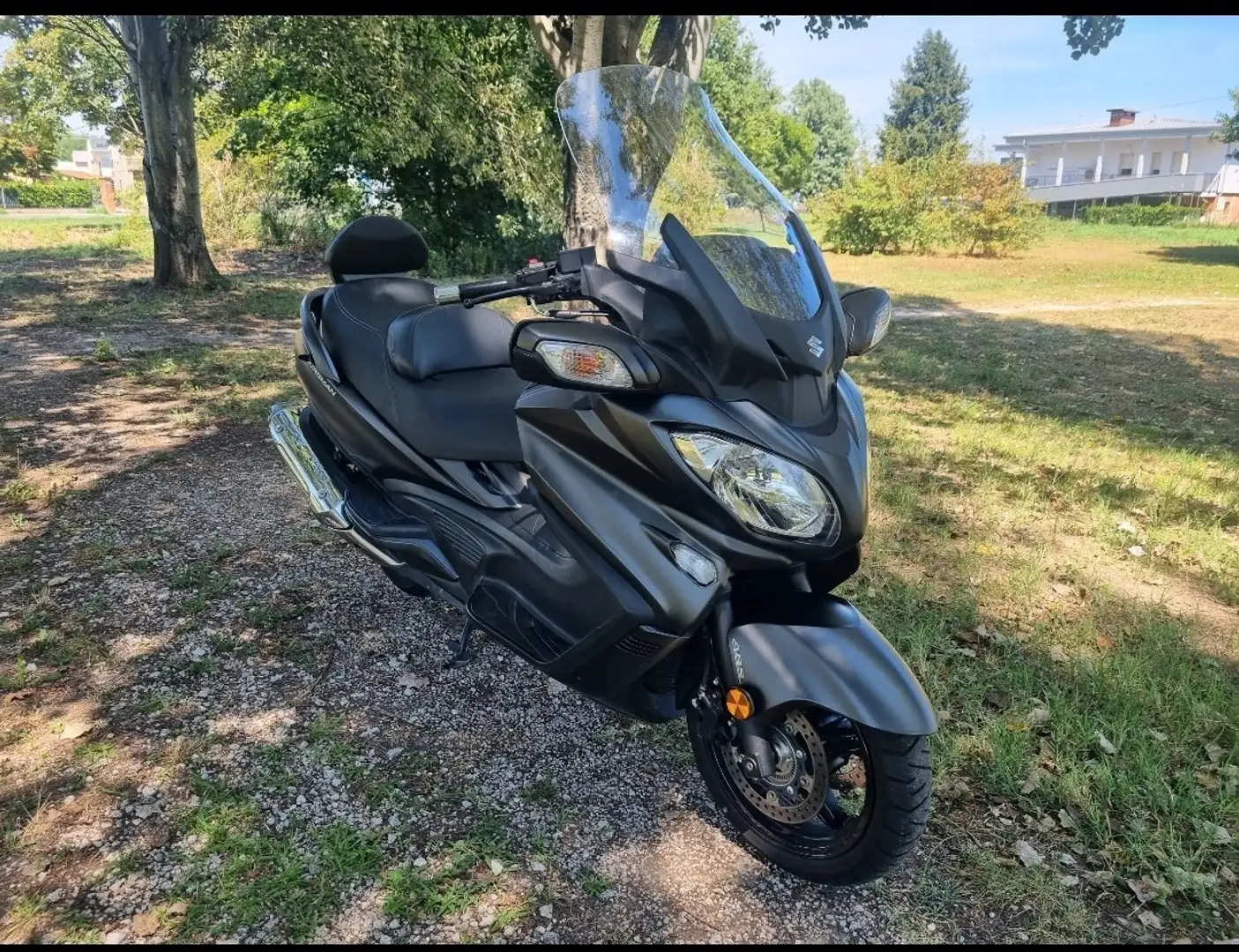 Suzuki Burgman 650 Nero - 1
