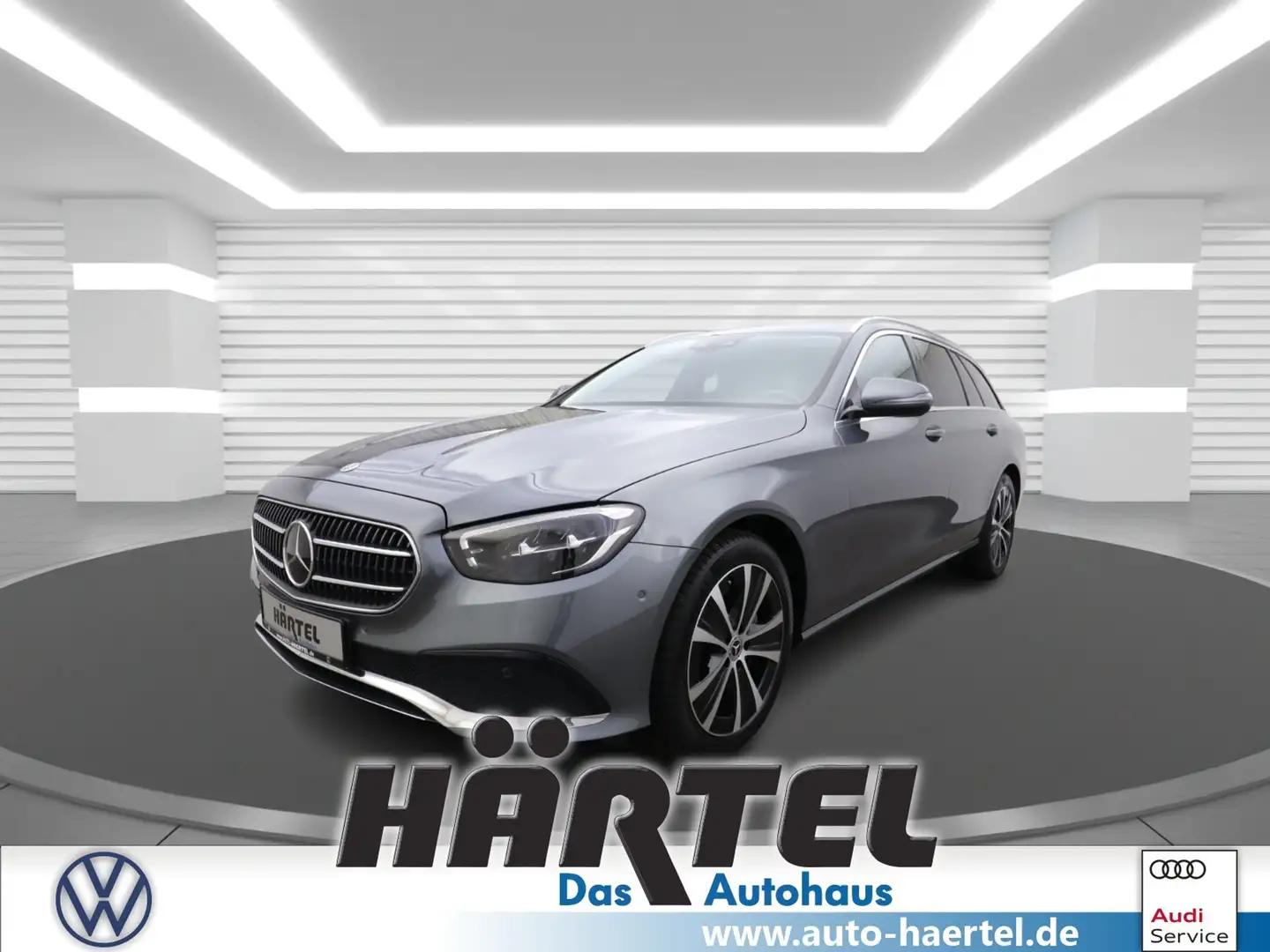 Mercedes-Benz E 300 E T AVANTGARDE 9G-TRONIC Bluetooth Navi LED Grau - 1