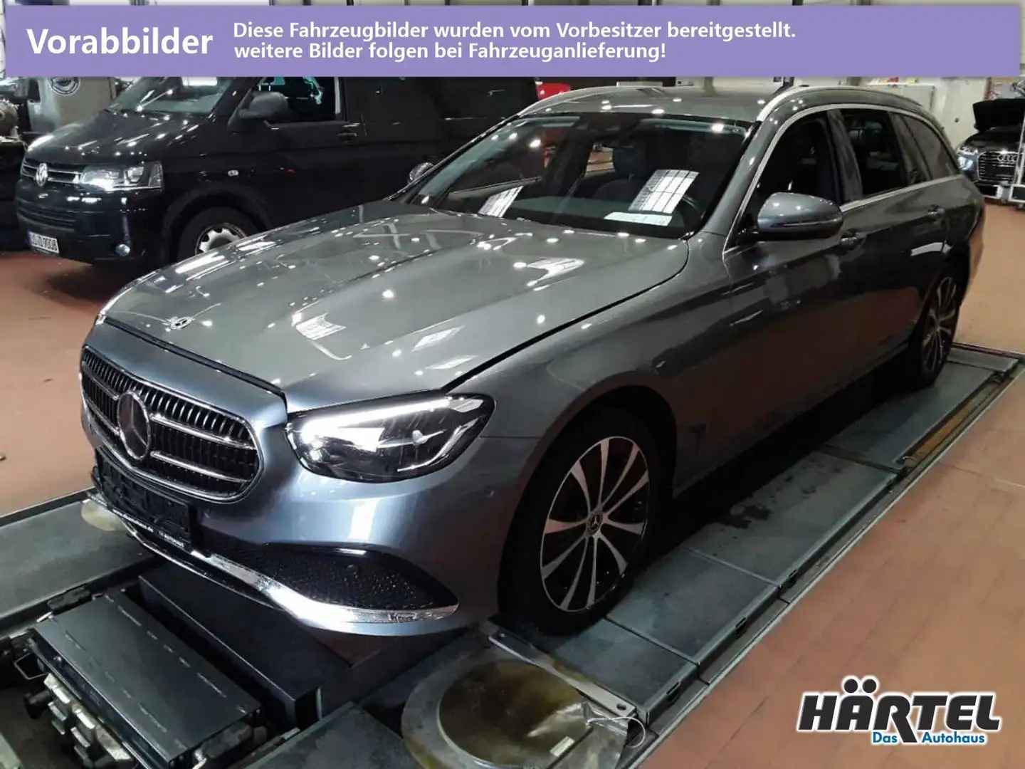 Mercedes-Benz E 300 E T AVANTGARDE 9G-TRONIC Bluetooth Navi LED Grau - 2