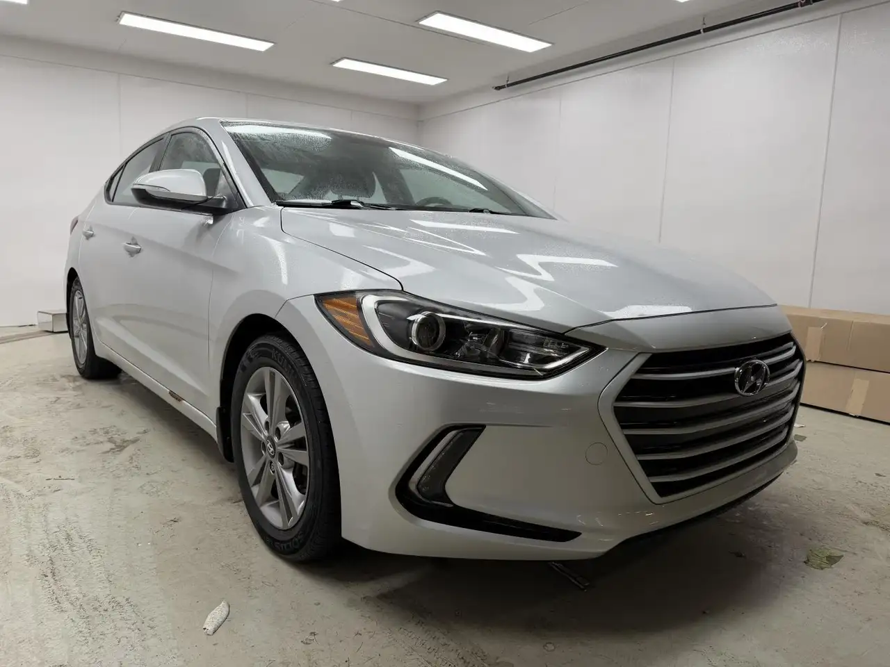 Hyundai ELANTRA photo Hyundai ELANTRA