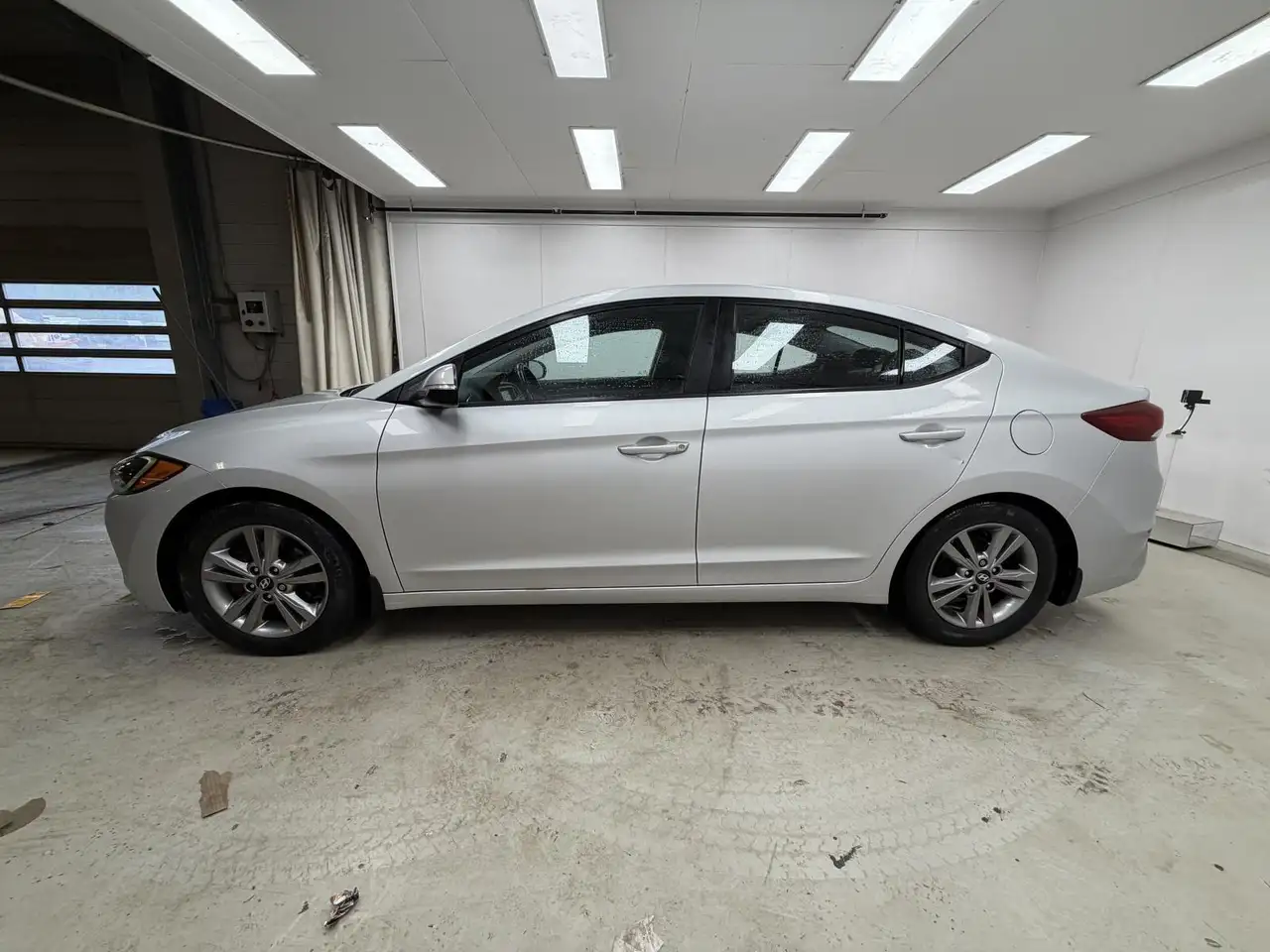 Hyundai ELANTRA photo Hyundai ELANTRA