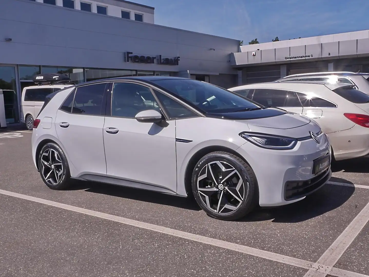 Volkswagen ID.3 Pro 150kW 1-Gang NAVI,PANO,LED,RFK,PDC,19" Weiß - 2