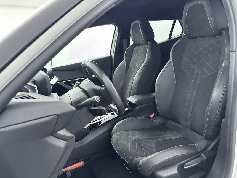 Peugeot e-2008 EV GT Pack 50 kWh | Dodehoek detectie | Alcantara — photo 10