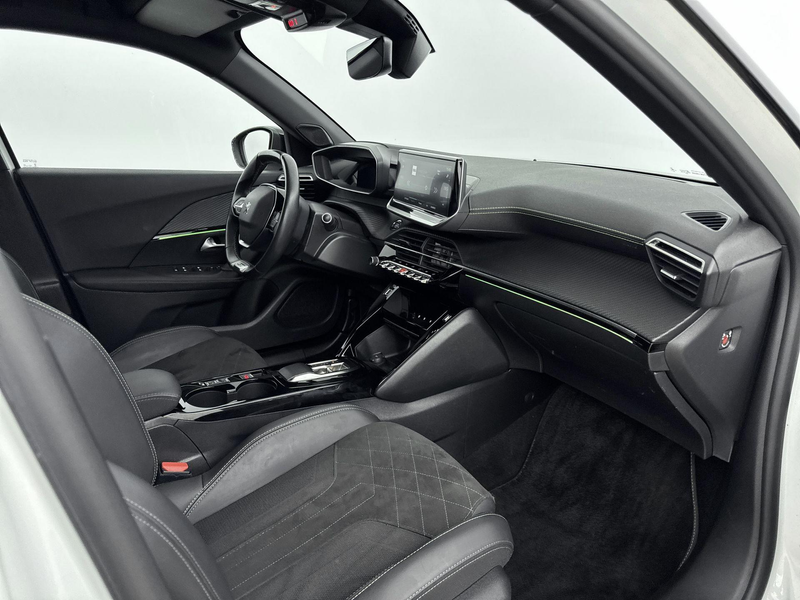 Peugeot e-2008 EV GT Pack 50 kWh | Dodehoek detectie | Alcantara — photo 13