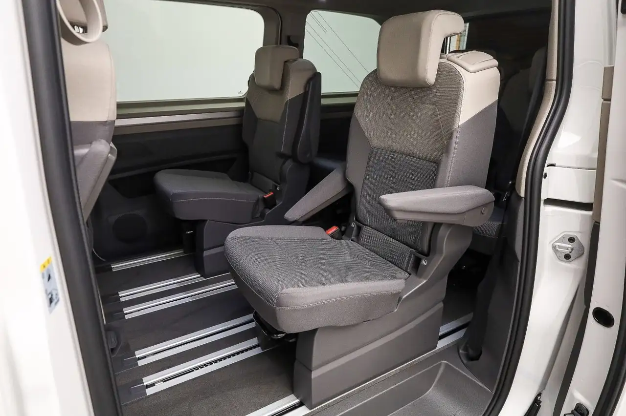 Volkswagen T7 Multivan Multivan "EDITION" 2.0 TSI KÜ*DSG*NAVI*PDC* 9