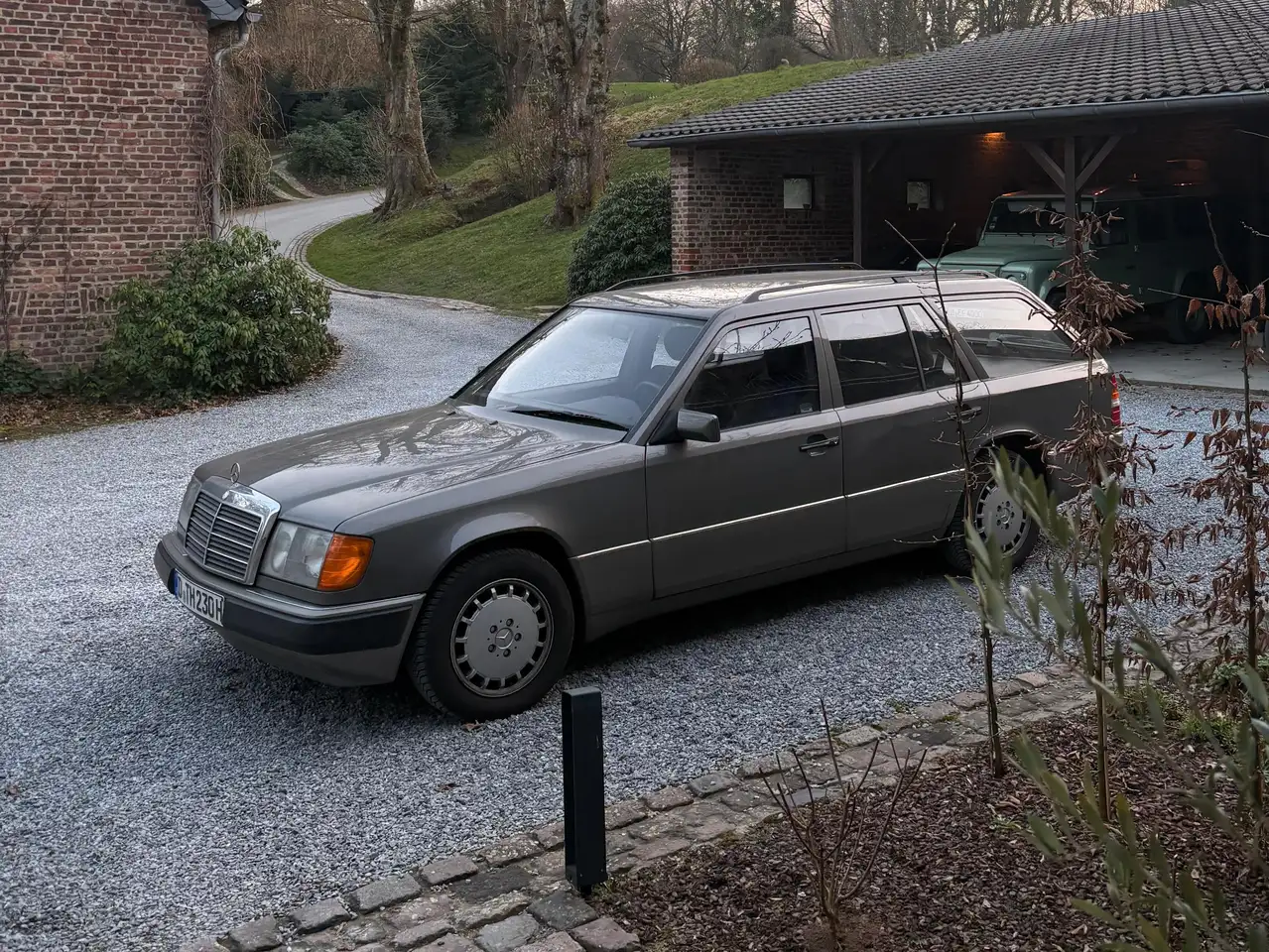 Mercedes-Benz 230 W124, foto 1