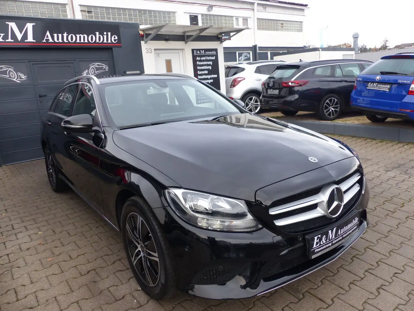 Mercedes-Benz C 200 T d Avantgarde*NAVI*SHZ*PDC*AHK*EURO6*ALU* Schwarz - 2