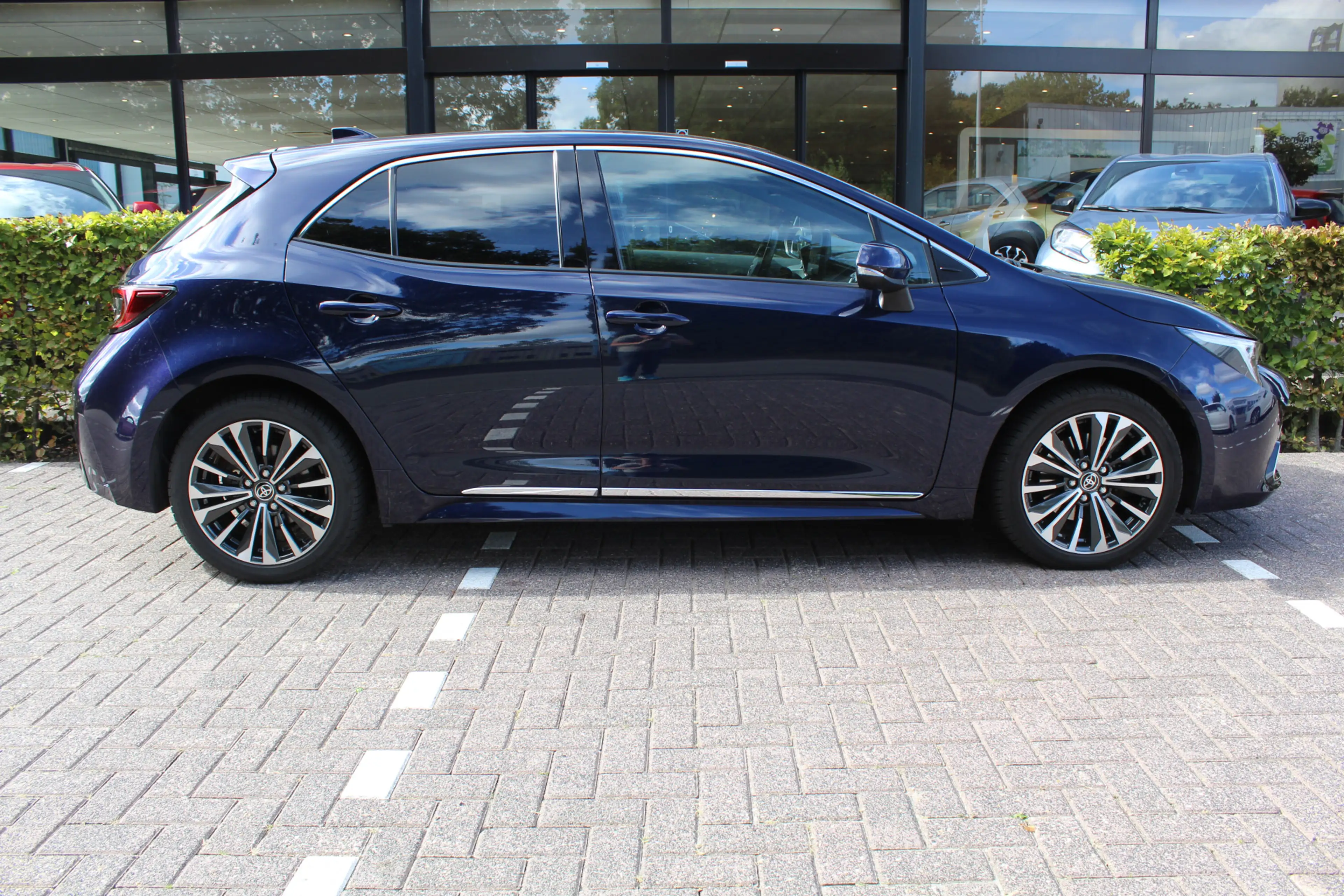 Toyota Corolla 2.0 High Power Hybrid First Edition | Rijklaar | C — photo 7
