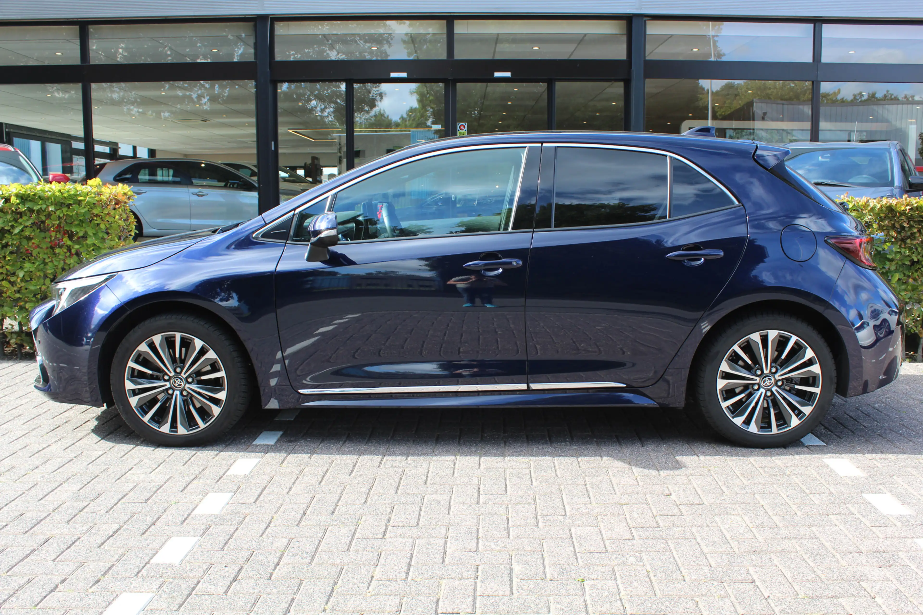 Toyota Corolla 2.0 High Power Hybrid First Edition | Rijklaar | C — photo 5